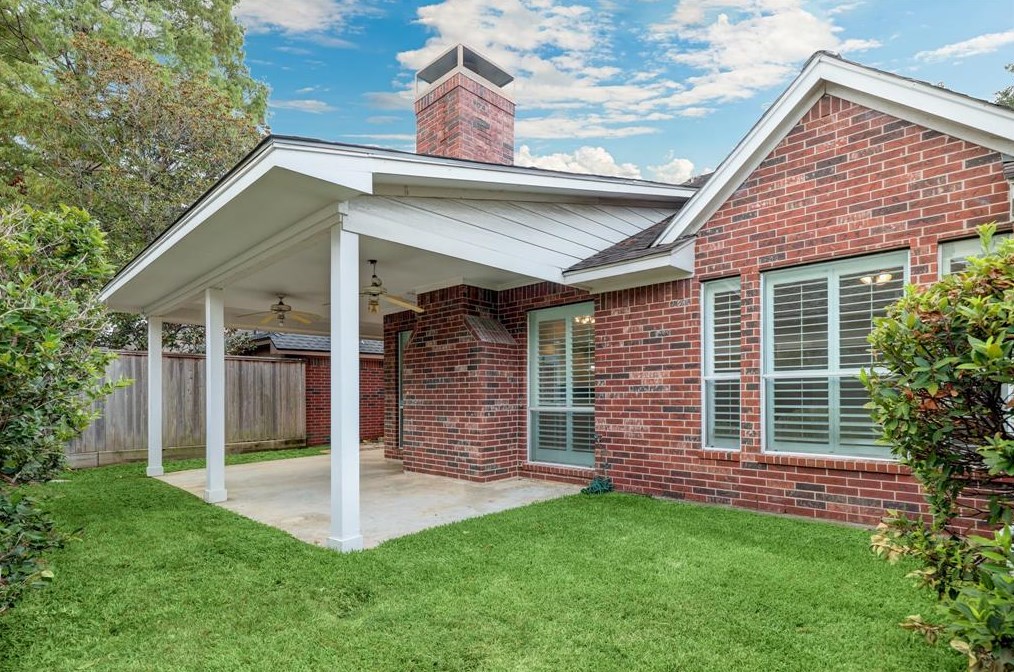 7010 Afton Woods Dr, Houston, TX 77055-7005