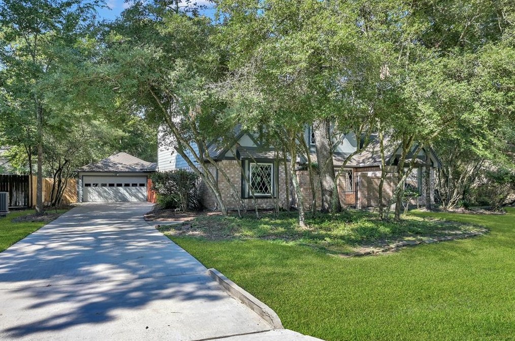 11 Postvine Ct, Spring, TX 77381