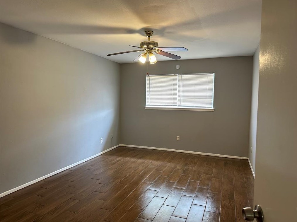 12711 Lima Dr, Houston, TX 77099