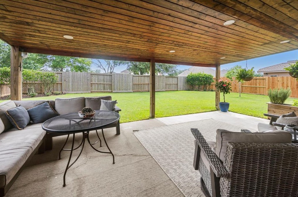 12104 Willow Brk Ln, Pearland TX  77584-6540 exterior