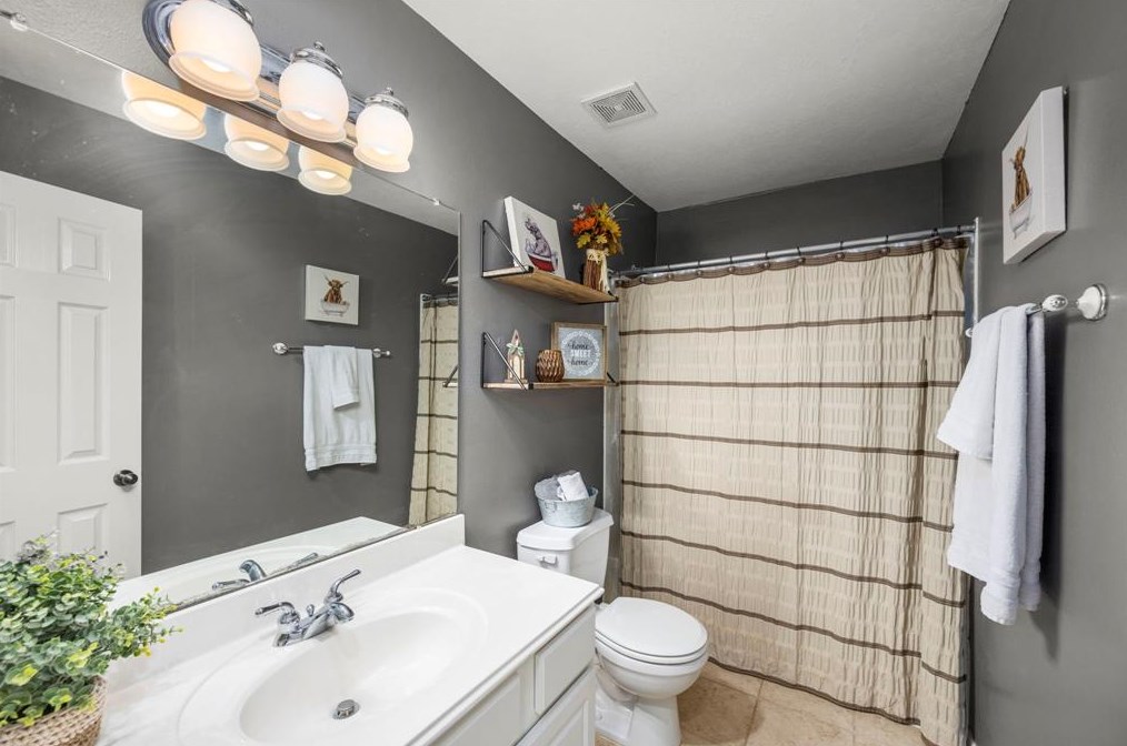 12104 Willow Brk Ln, Pearland TX  77584-6540 exterior