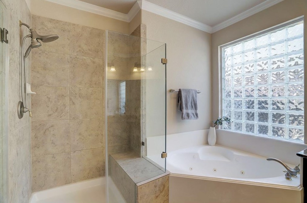 11918 Caddo Pt Ct, Houston TX  77041-6225 exterior