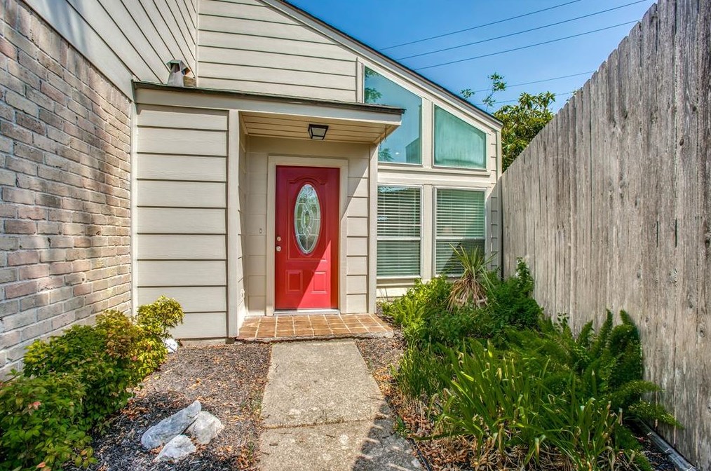 10918 Julie Ln, Houston, TX 77042-2625
