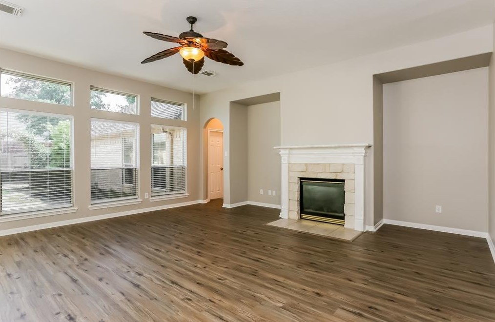 13207 Castlecombe Dr, Houston TX  77044-4948 exterior