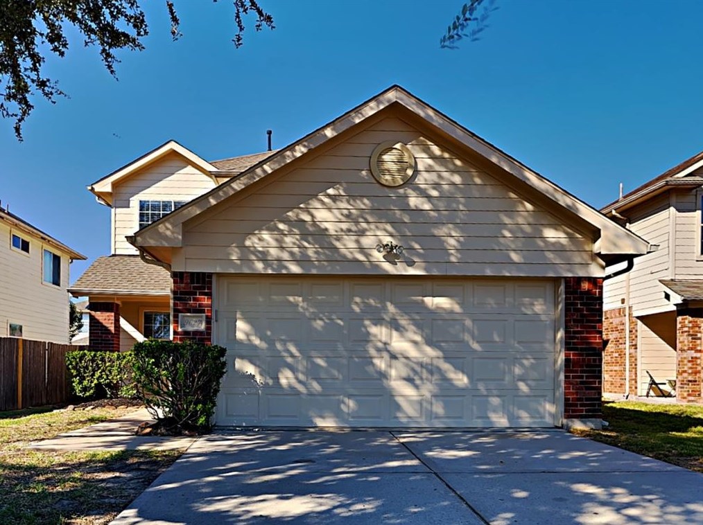 9027 Farm Ridge Ln, Humble, TX 77338