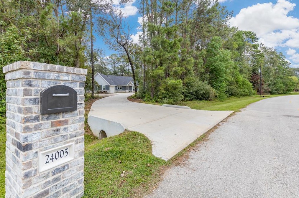 24005 Misty Lake Cir, Roman Forest, TX 77357