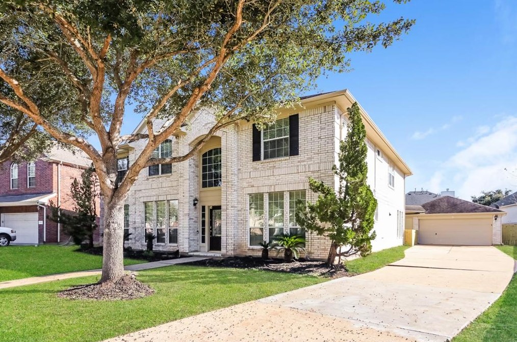 1918 Rustic Oak Ln, Richmond, TX 77469