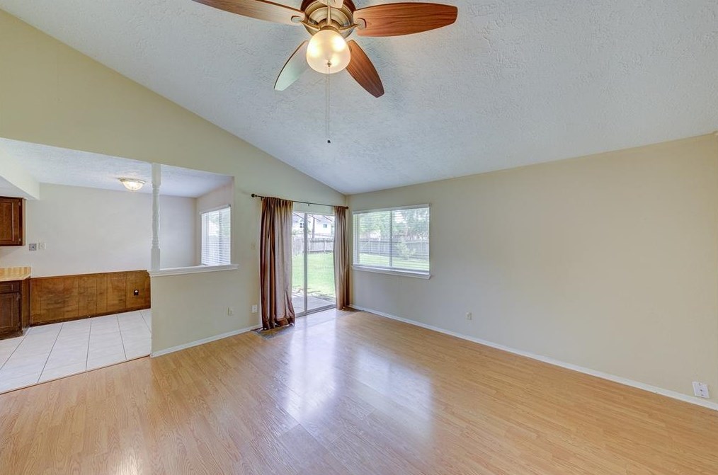 2802 Heritage Bend Dr, Houston TX  77598-3021 exterior