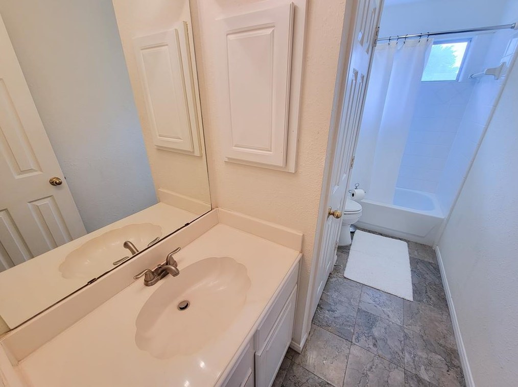 9223 Angelas Mdw Ln, Houston TX  77095-2158 exterior