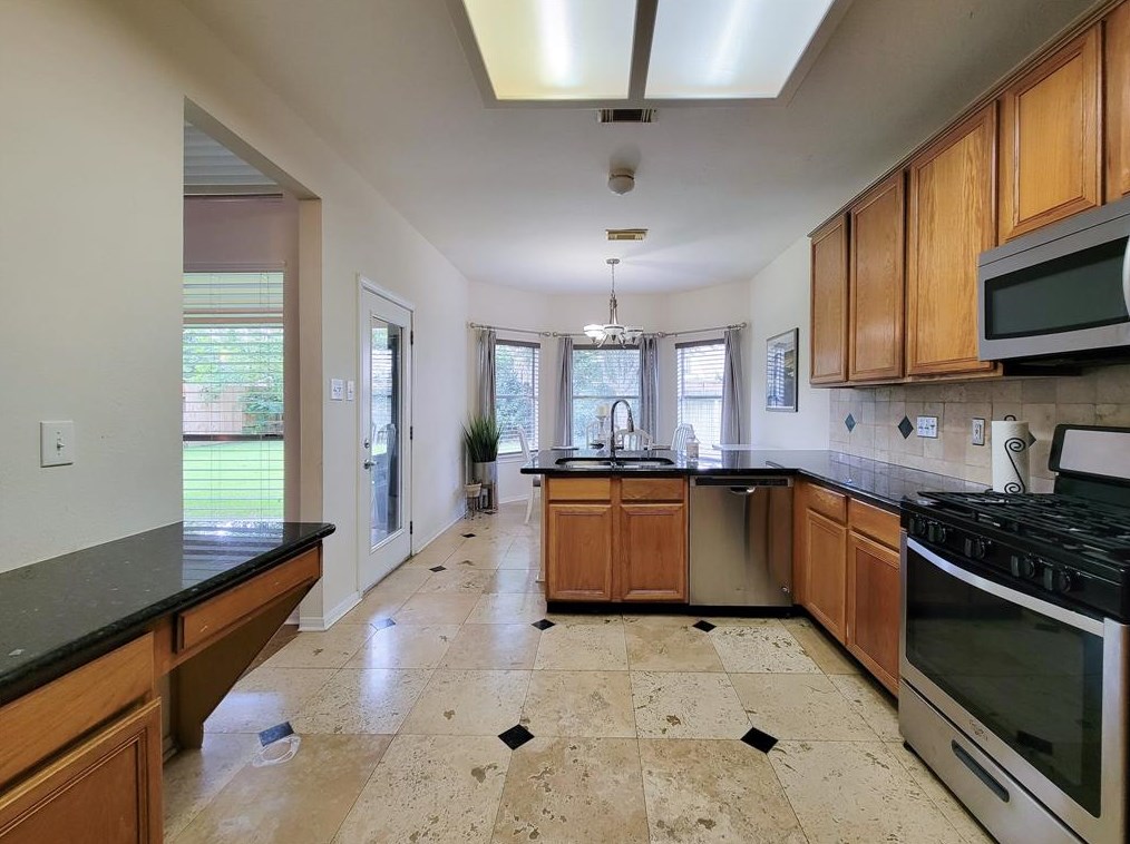 9223 Angelas Mdw Ln, Houston TX  77095-2158 exterior