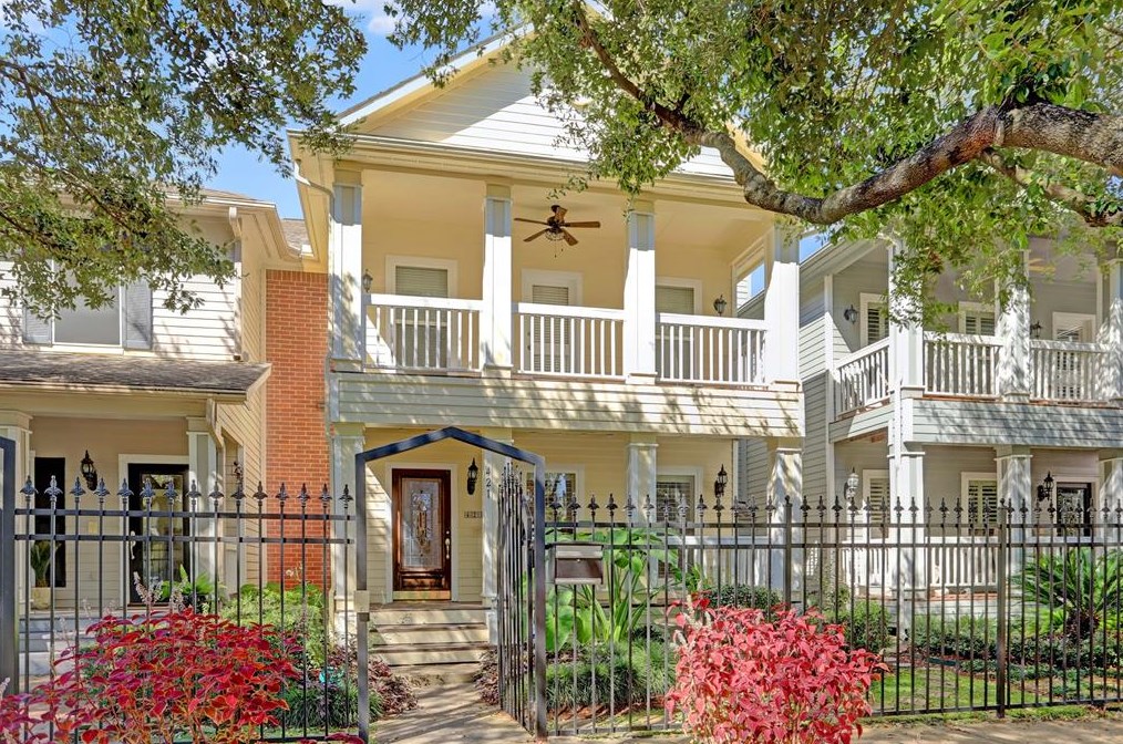 421 Westmoreland St, Houston TX  77006-4520 exterior