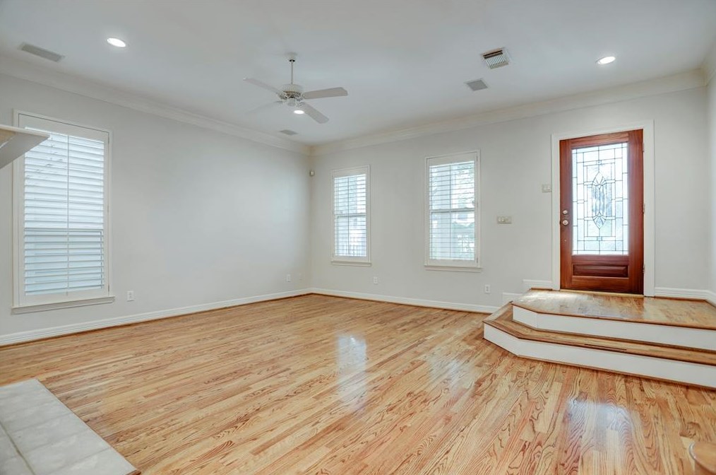 421 Westmoreland St, Houston TX  77006-4520 exterior