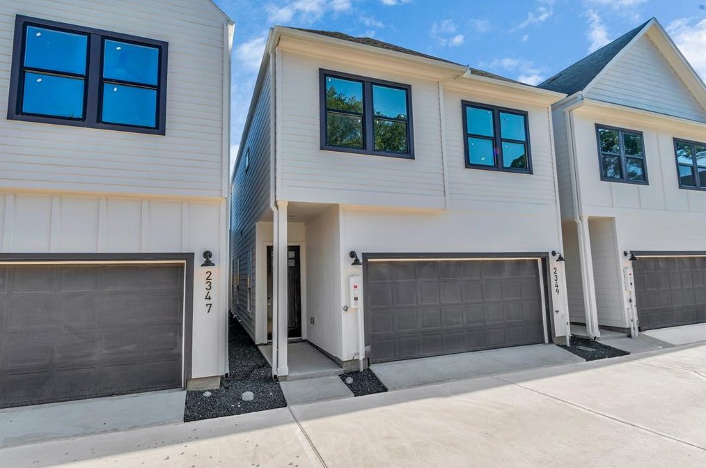 2349 Hoskins Dr, Houston, TX 77080-5426