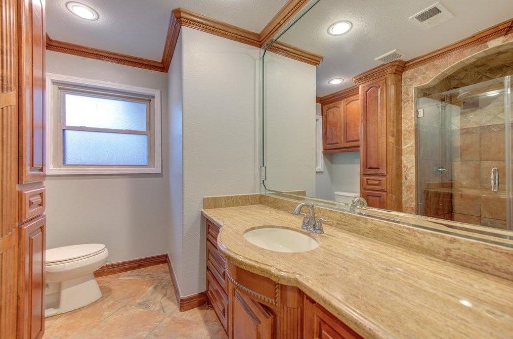 1905 Lafferty, Pasadena TX 77502-2310 exterior