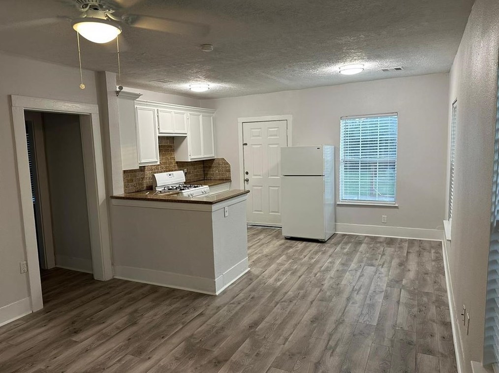 1456 Godwin St, Houston, TX 77023