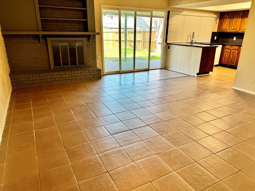 14207 Lourdes Dr, Houston, TX 77049