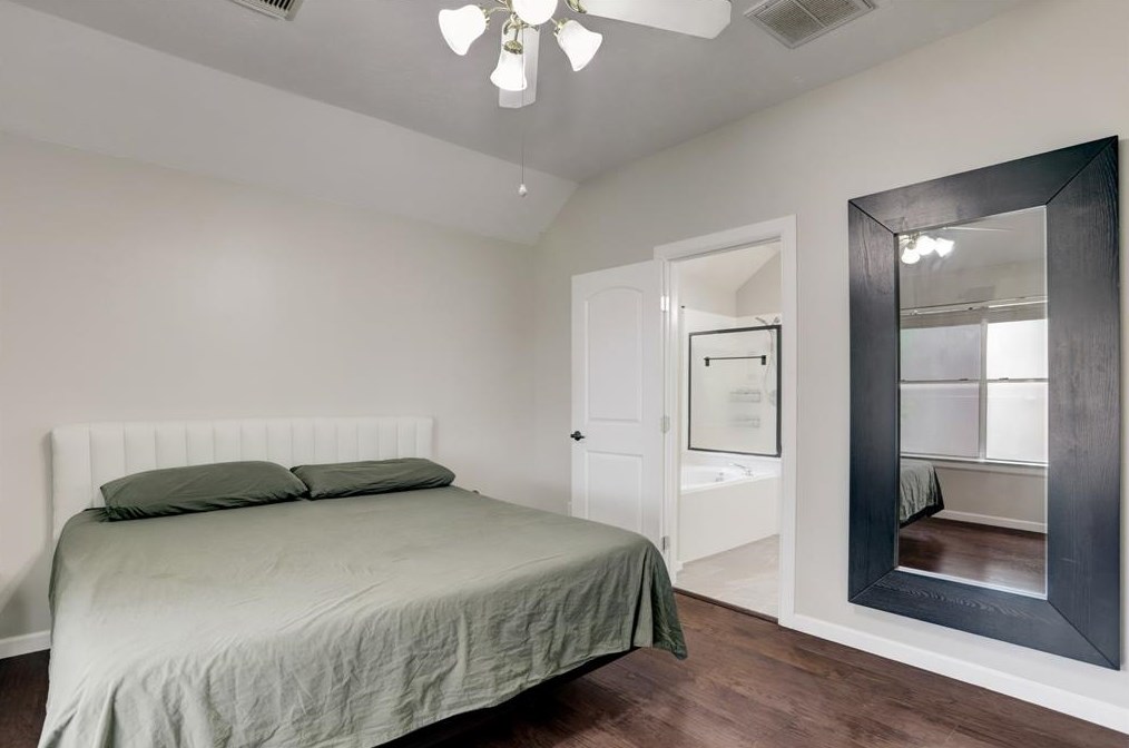 7203 Eldridge Mdw Ct, Houston TX  77041-1733 exterior
