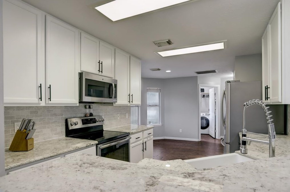 7203 Eldridge Mdw Ct, Houston TX  77041-1733 exterior