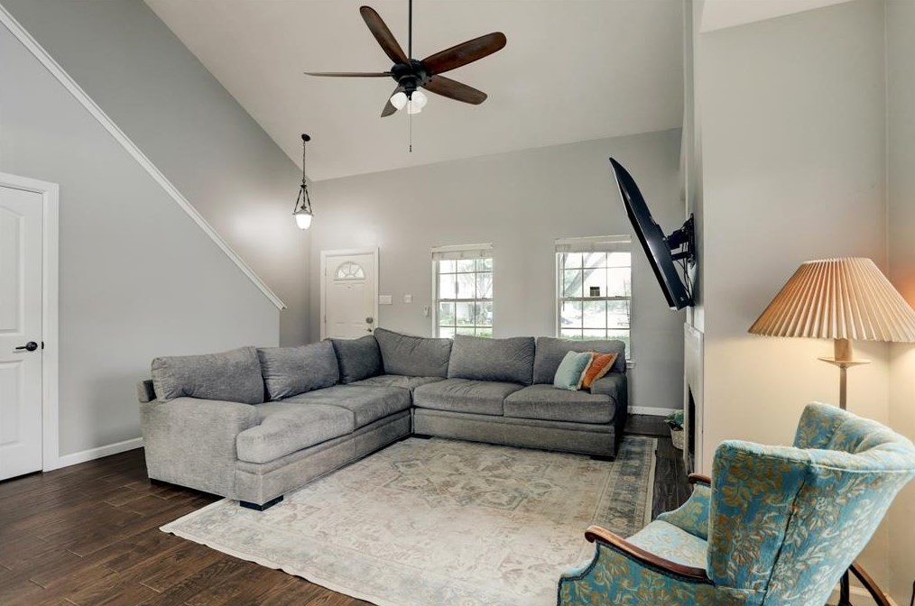 7203 Eldridge Mdw Ct, Houston TX  77041-1733 exterior