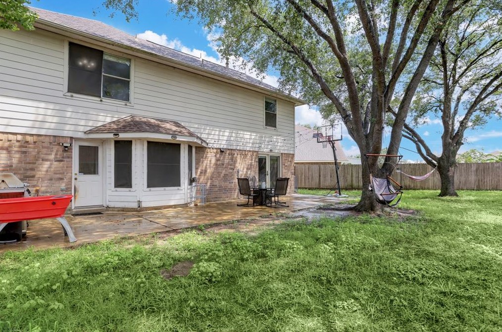 7203 Eldridge Mdw Ct, Houston TX  77041-1733 exterior