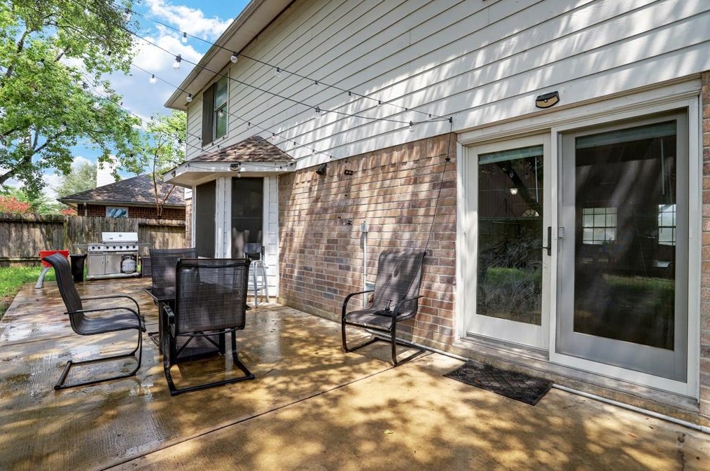7203 Eldridge Mdw Ct, Houston TX  77041-1733 exterior