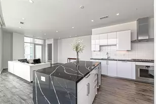 4521 San Felipe St, Houston, TX 77027 - Photo 2