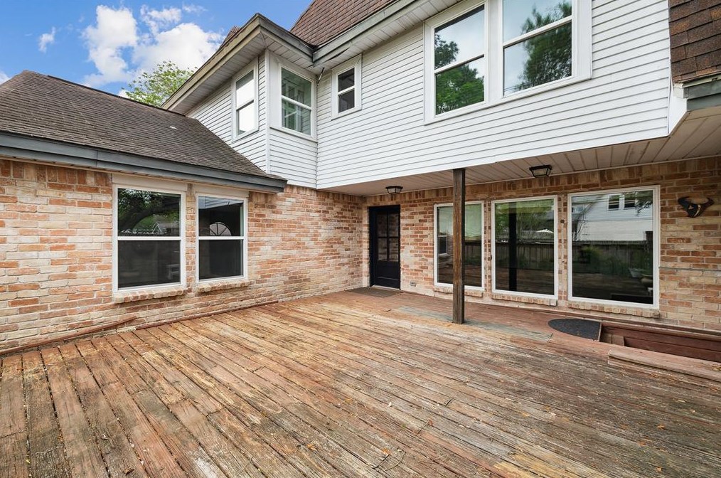 10811 Cranbrook Rd, Houston TX  77042-1323 exterior