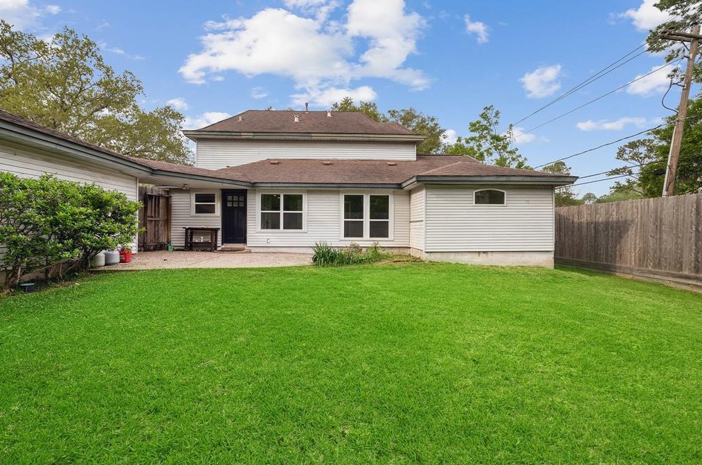 10811 Cranbrook Rd, Houston TX  77042-1323 exterior