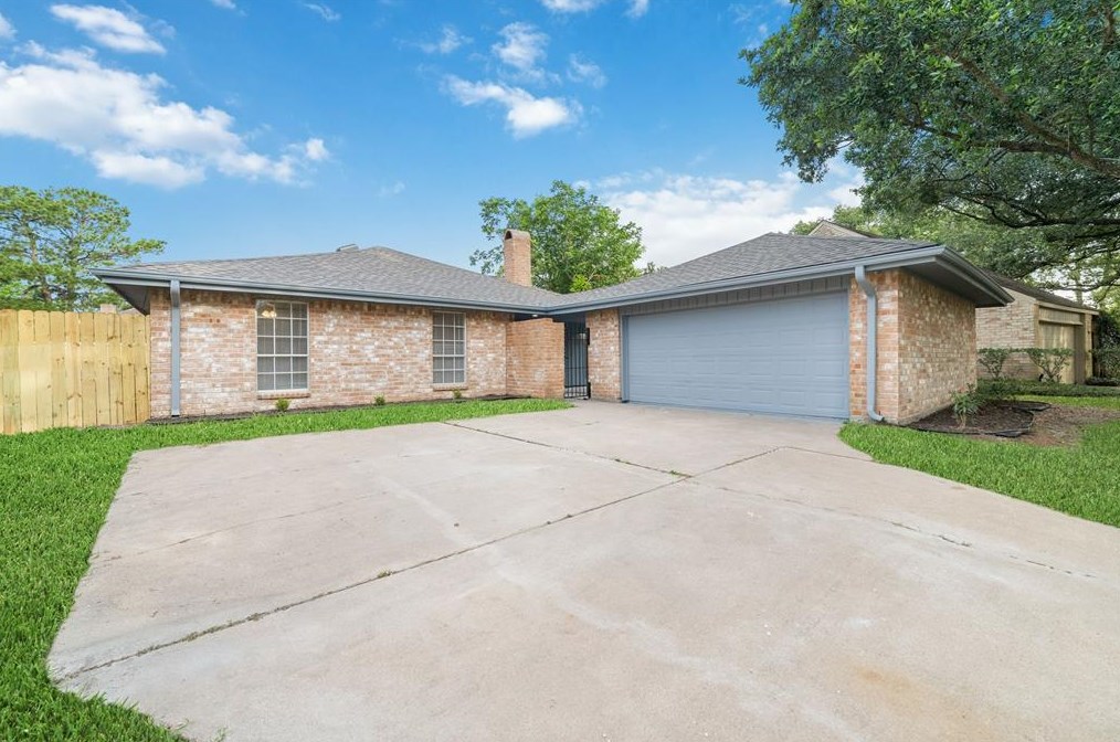 12406 Trebeau Ct, Houston, TX 77031-3125