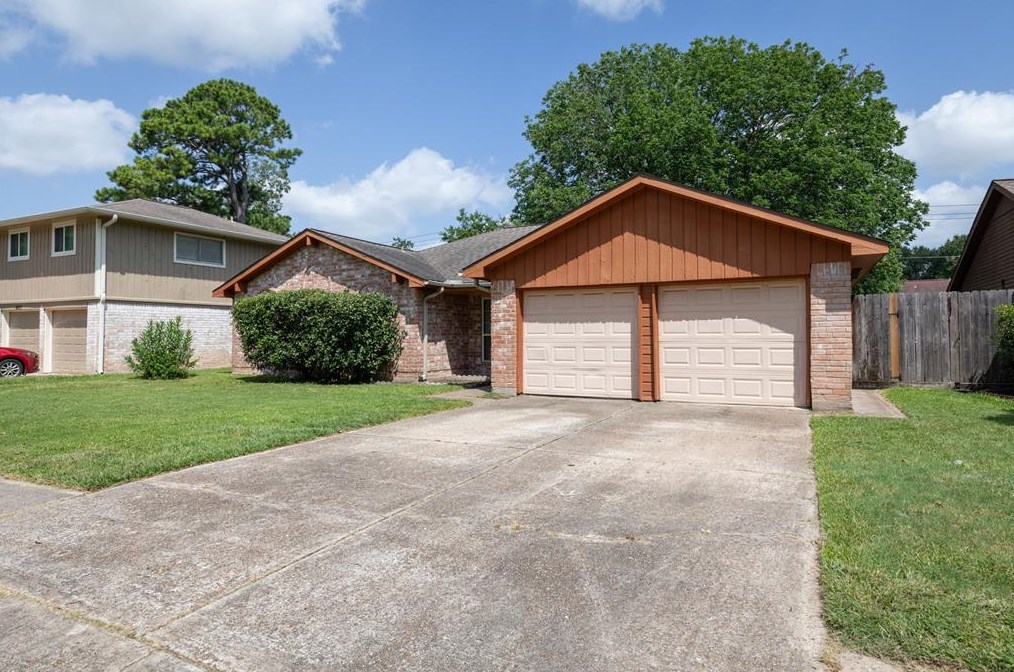 4806 Elmbrook Dr, Spring, TX 77388-4934