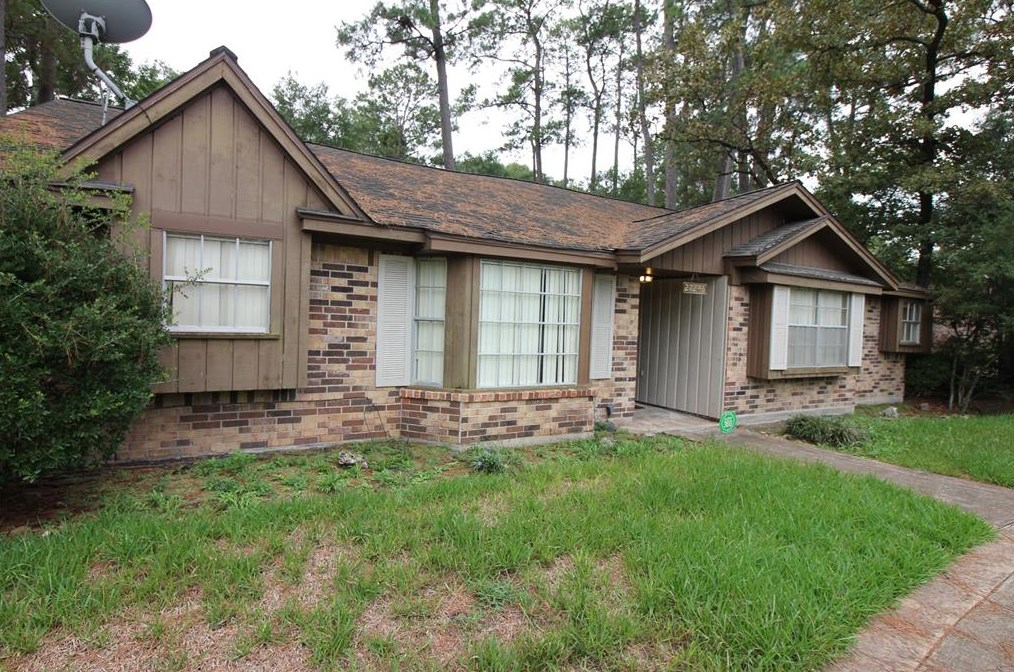 27246 Robinson Rd, Conroe, TX 77385