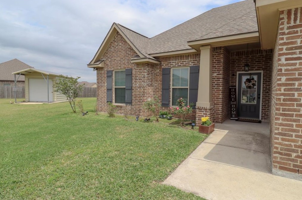 4401 Sweetgum St, Orange, TX 77630
