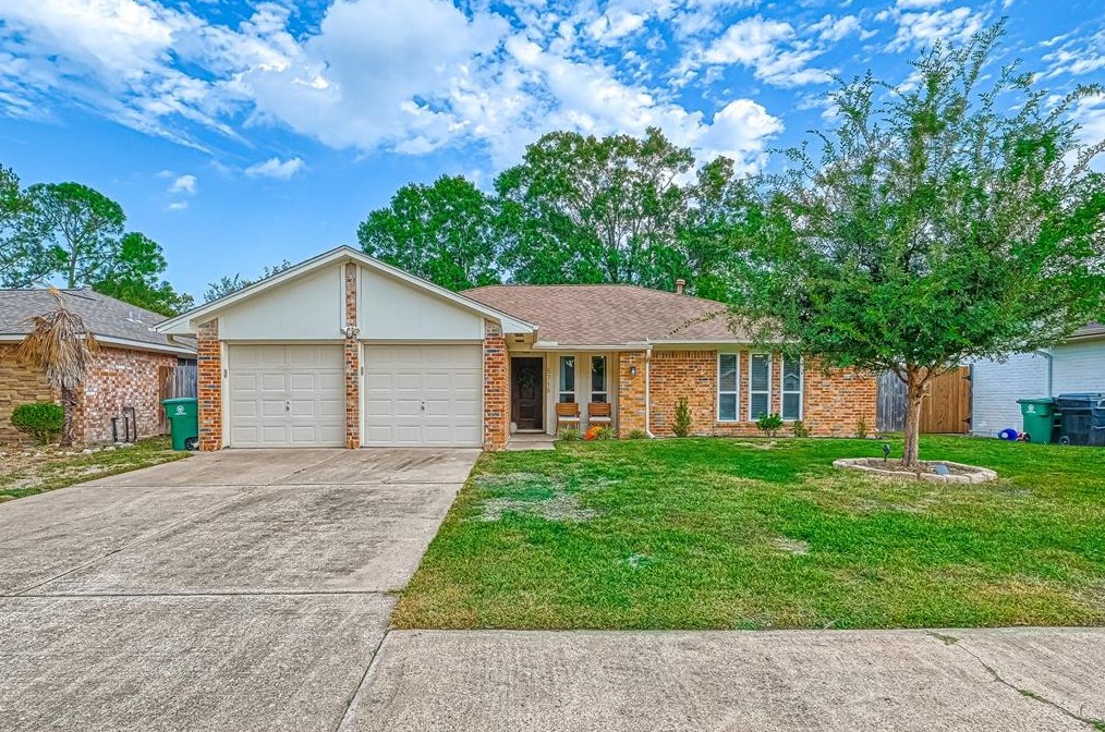 5718 Weeping Willow Rd, Houston, TX 77092-3336