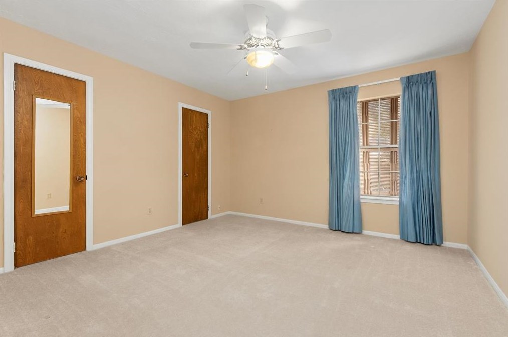 5514 Spanish Oak Dr, Houston TX  77066-2442 exterior