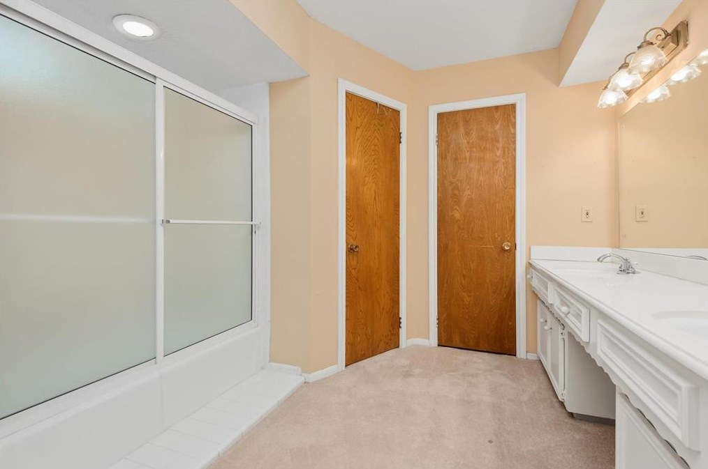 5514 Spanish Oak Dr, Houston TX  77066-2442 exterior
