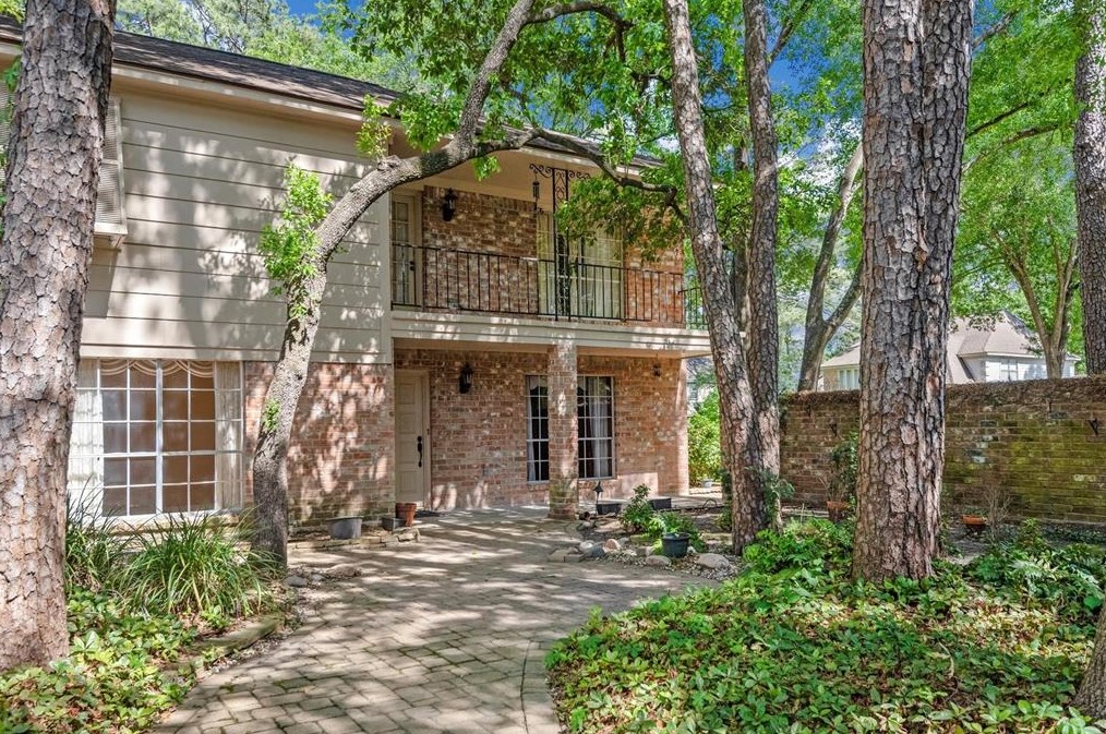 5514 Spanish Oak Dr, Houston TX  77066-2442 exterior