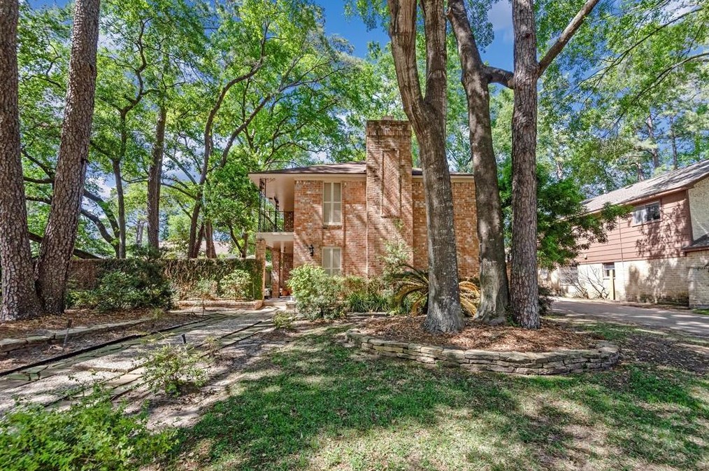 5514 Spanish Oak Dr, Houston TX  77066-2442 exterior
