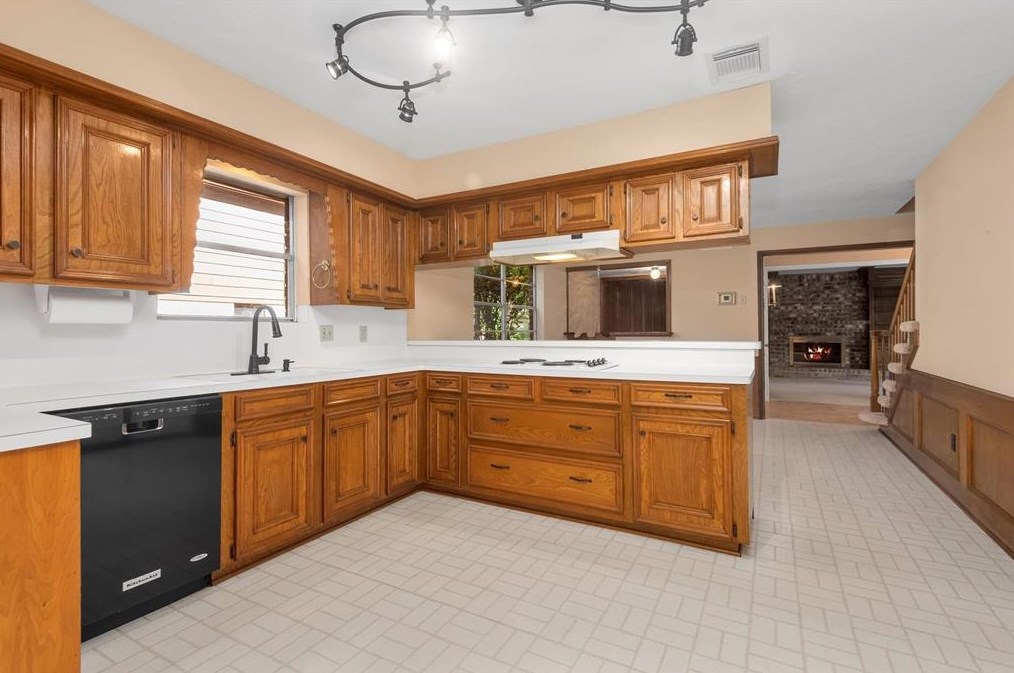 5514 Spanish Oak Dr, Houston TX  77066-2442 exterior