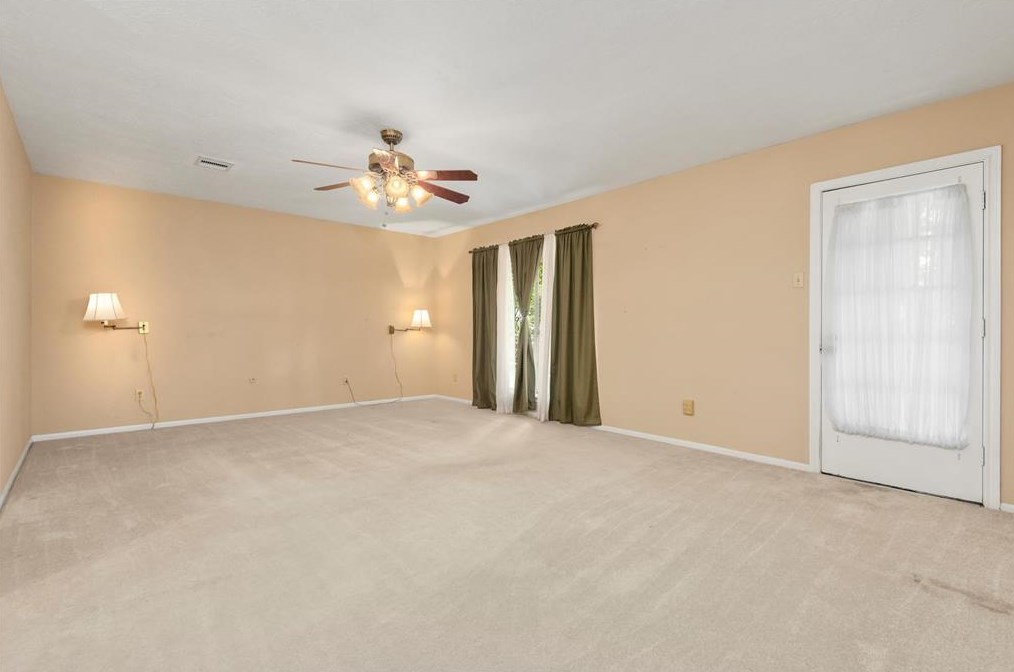 5514 Spanish Oak Dr, Houston TX  77066-2442 exterior