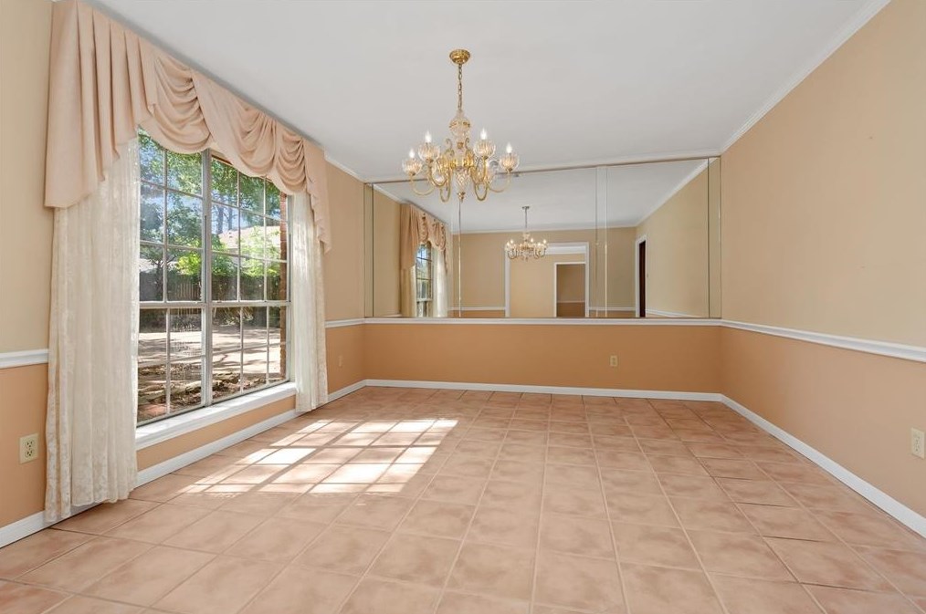 5514 Spanish Oak Dr, Houston TX  77066-2442 exterior