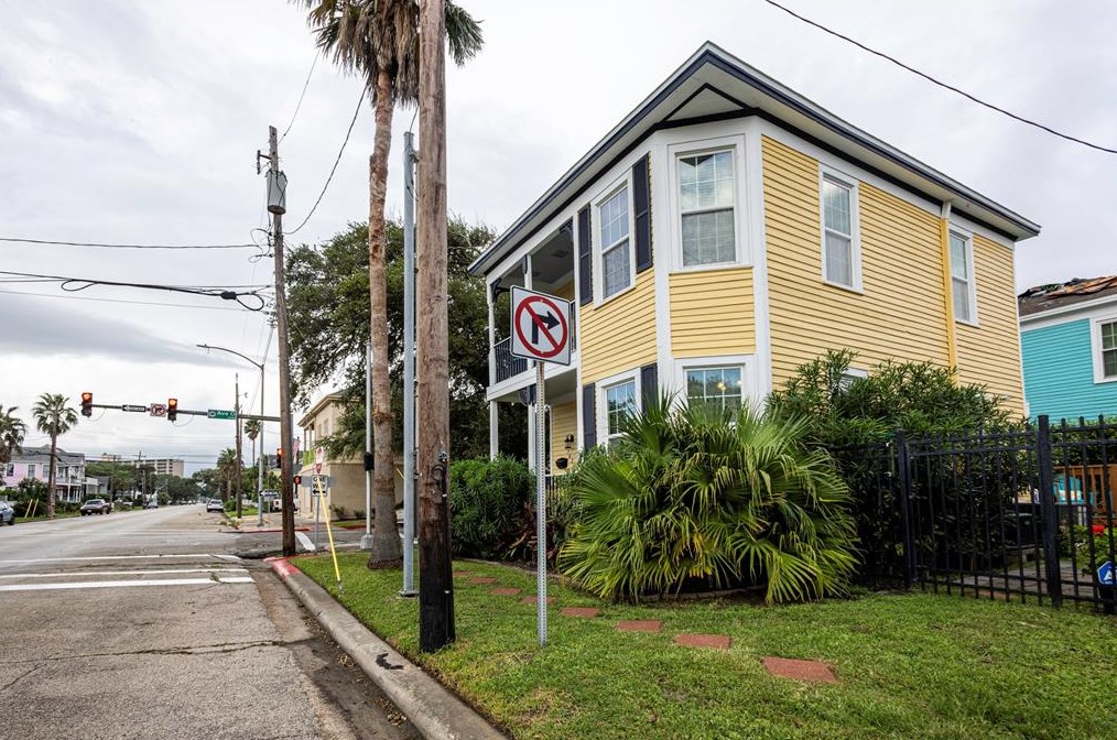 1702 21st St, Galveston, TX 77550