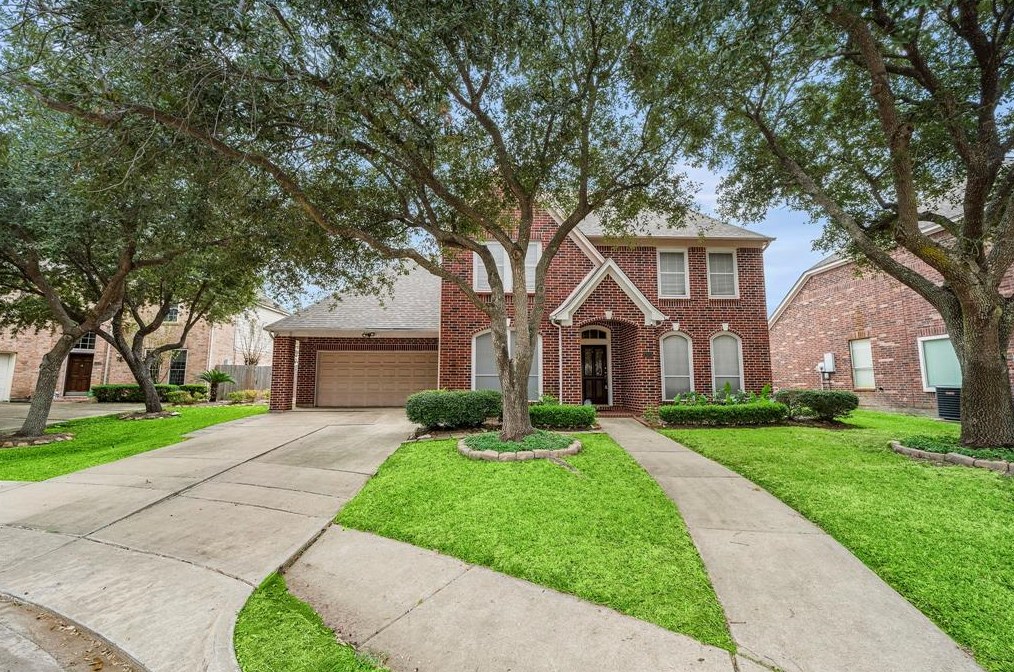 3207 Shadywind Dr, Houston, TX 77082-2331