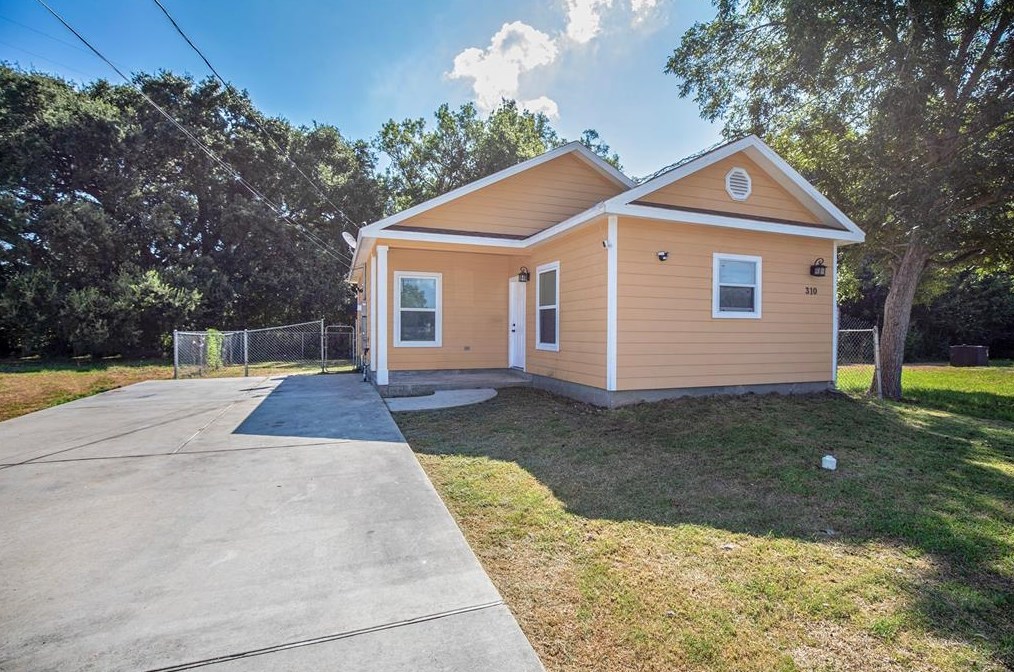 310 Willis Cir, Texas City, TX 77591
