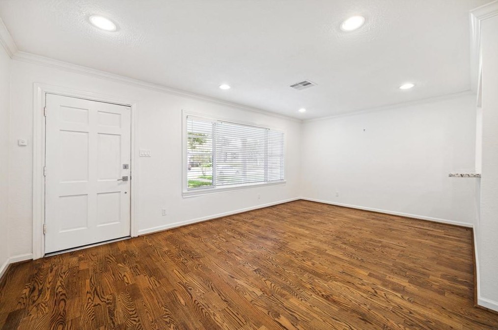 1027 Grovewood Ln, Houston TX  77008-6303 exterior