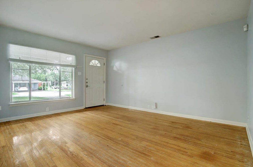 946 31st St, Houston, TX 77018-7514