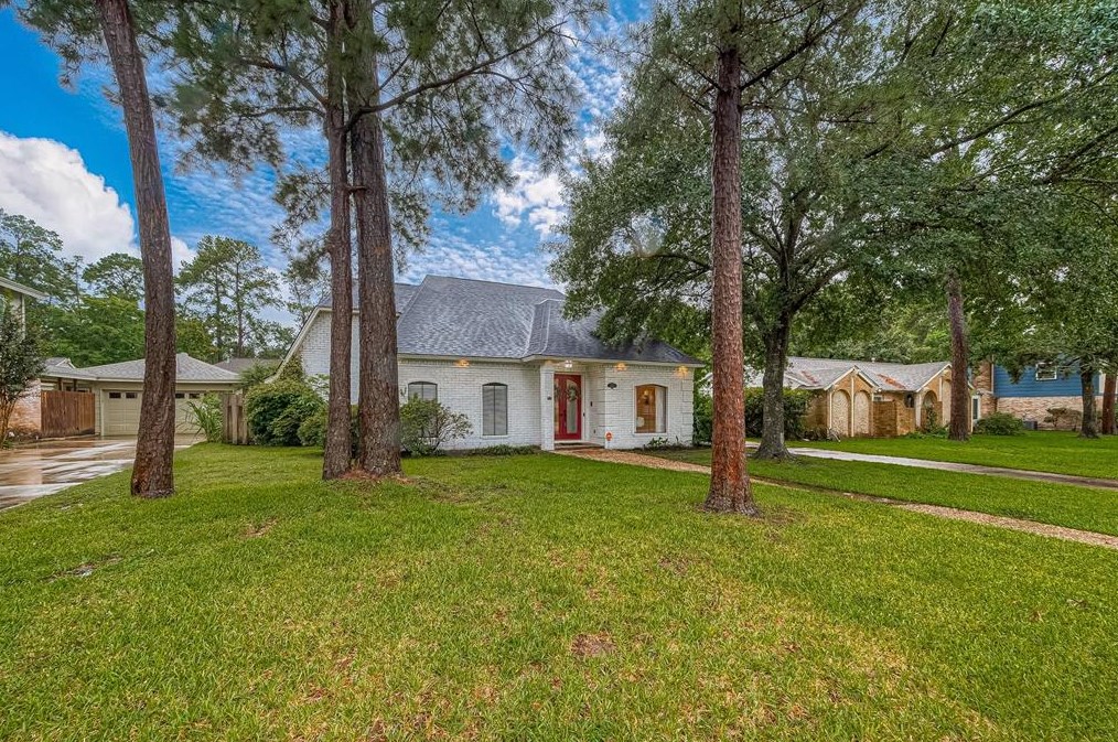14622 Ravenhurst Ln, Houston, TX 77070-3223
