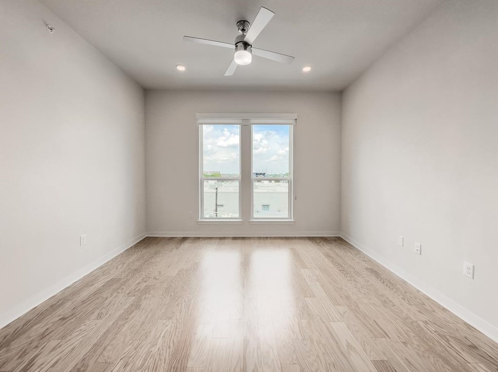 2121 Edwards St #409, Houston, TX 77007
