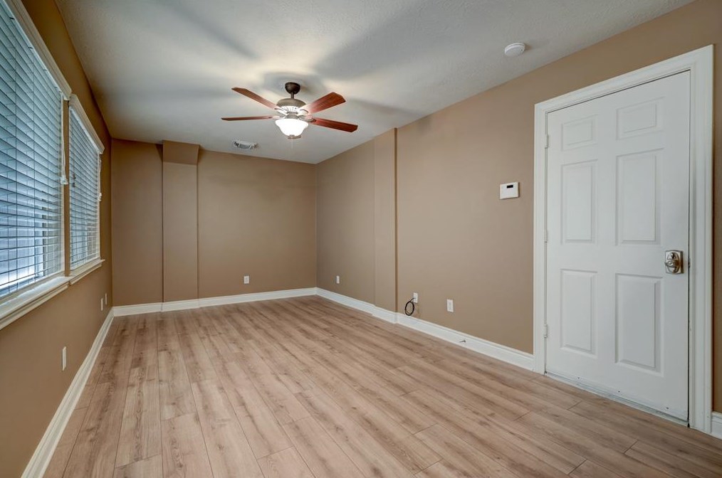 5924 Kansas St, Houston, TX 77007