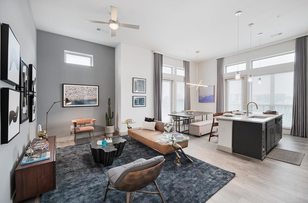 160 Birdsall St #2404, Houston, TX 77007