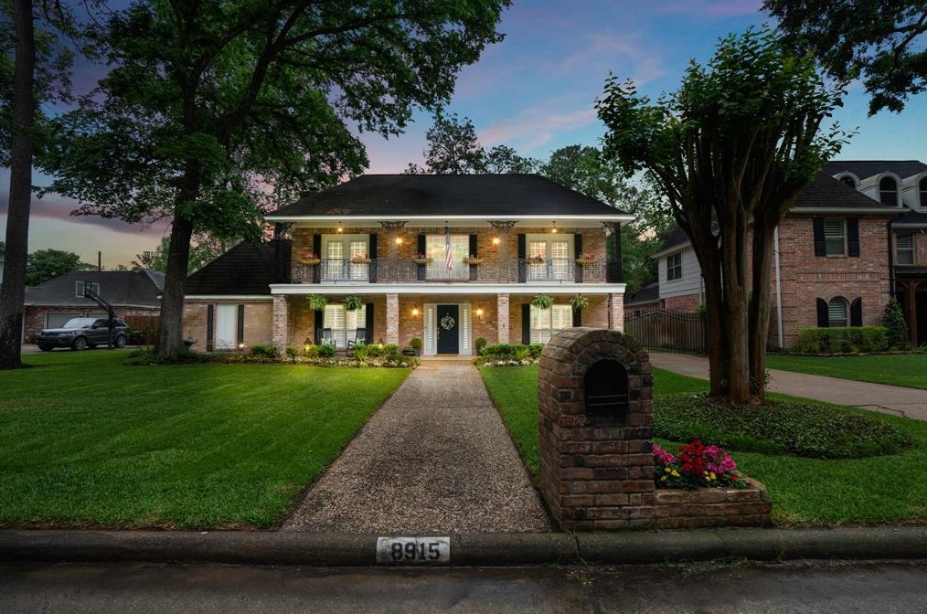 8915 Ashridge Park Dr, Spring, TX 77379-6812